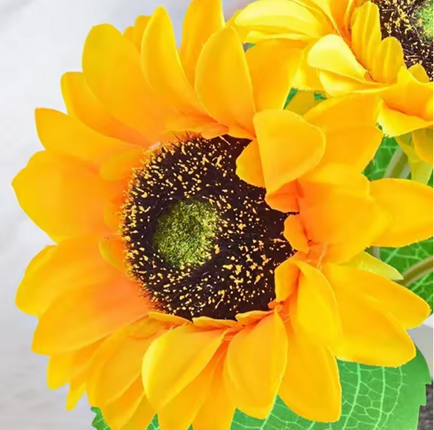 Dimm­bare LED-Schreibtischlampe mit USB